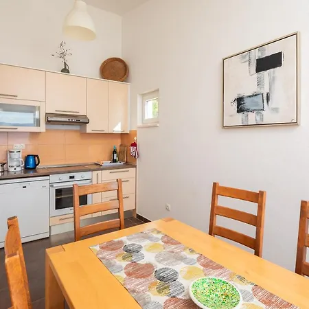 Sapphire Apartment Duce