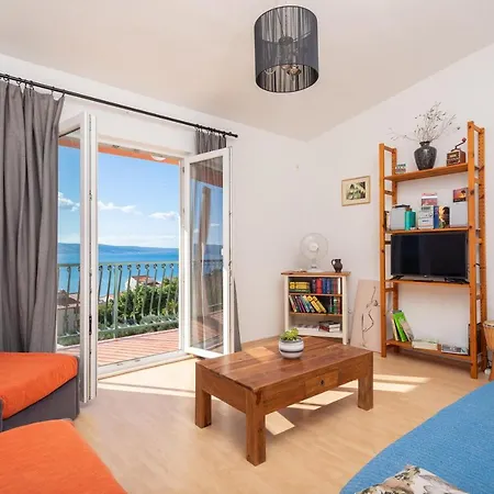Sapphire Apartment *