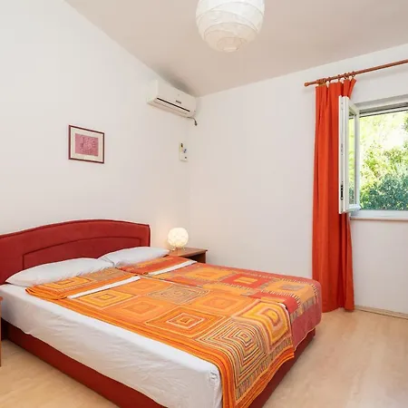 Sapphire Apartment *