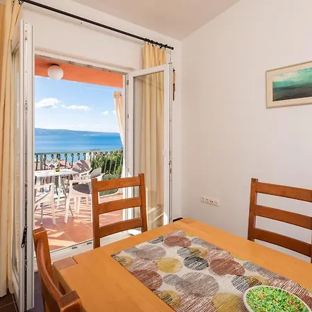 Sapphire Apartment *